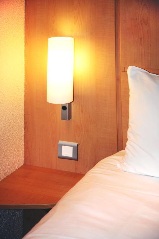 Hotel Ibis Poitiers Sud Zewnętrze zdjęcie